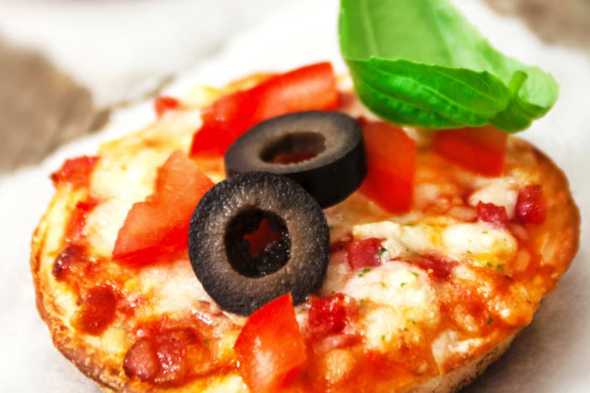 pizzetta rotonda al pomodoro