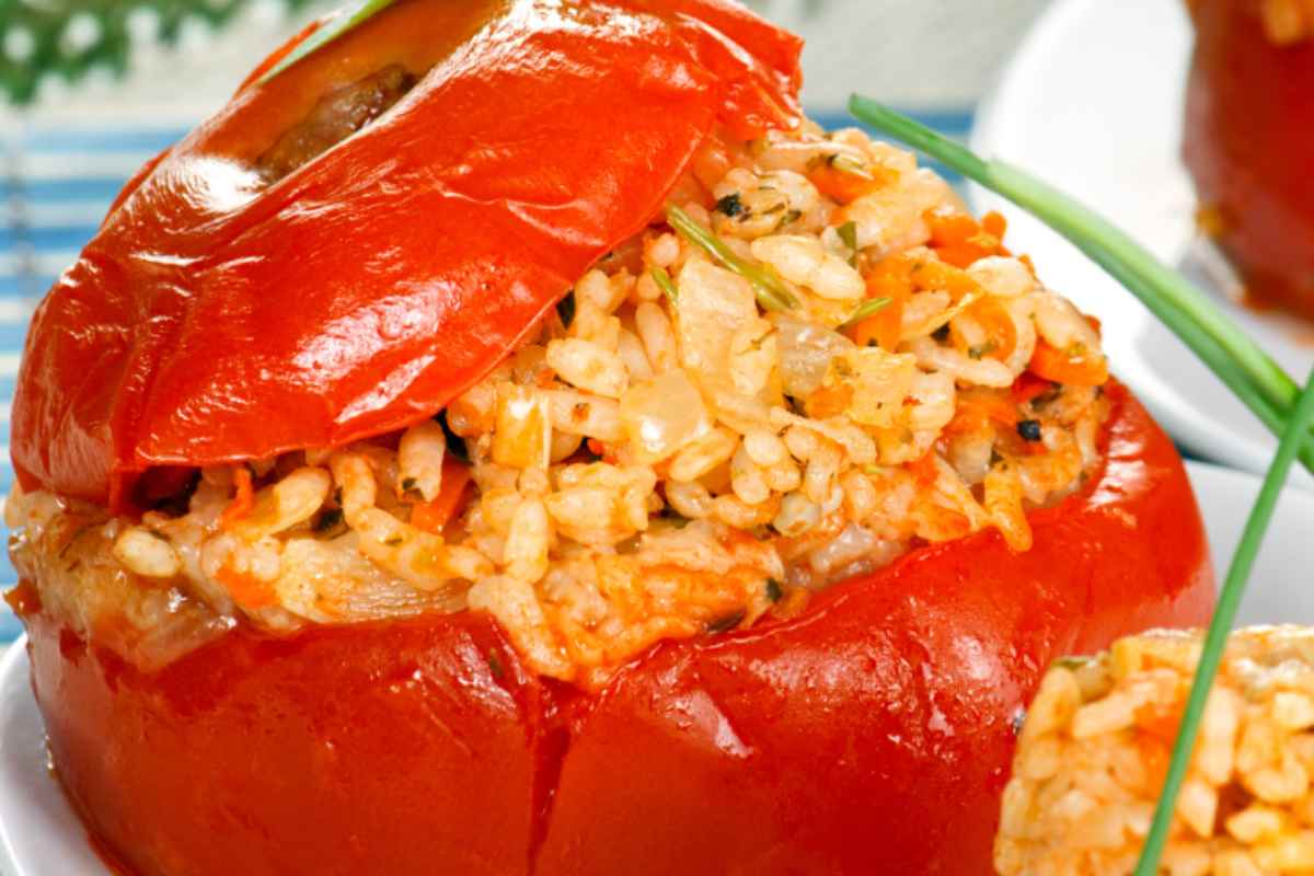 pomodoro con ripieno di riso
