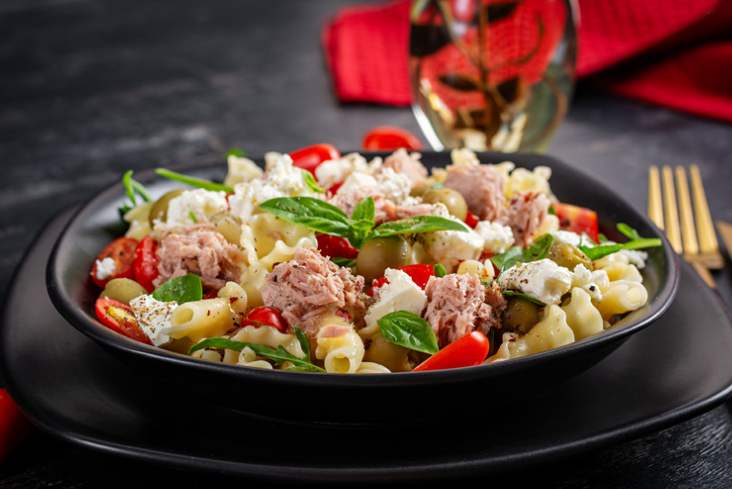 pasta con tonno olive e feta