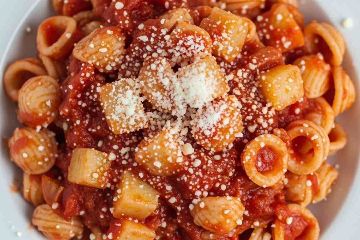 pasta con patate e pomodoro