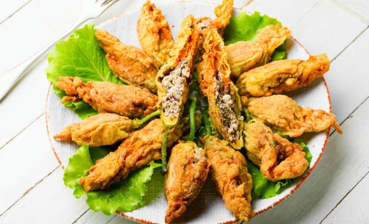 fiori di zucca fritti con ripieno