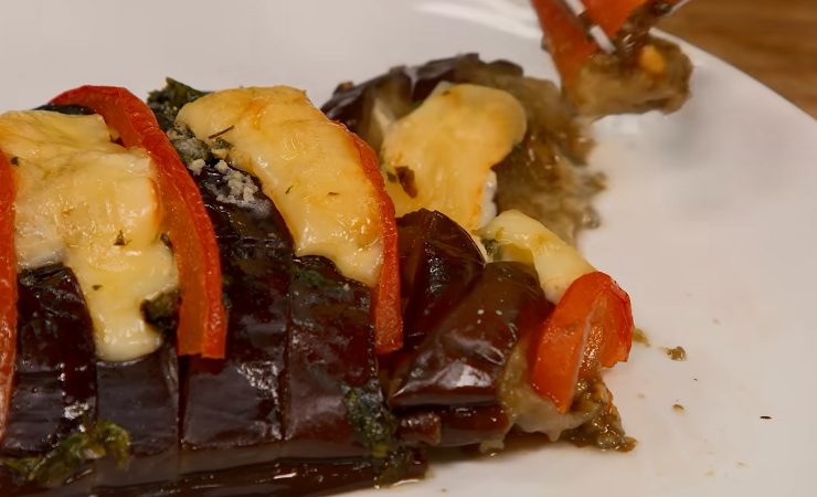 melanzane farcite con pomodoro e formaggio