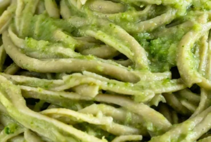 primo piano di pasta cremosa