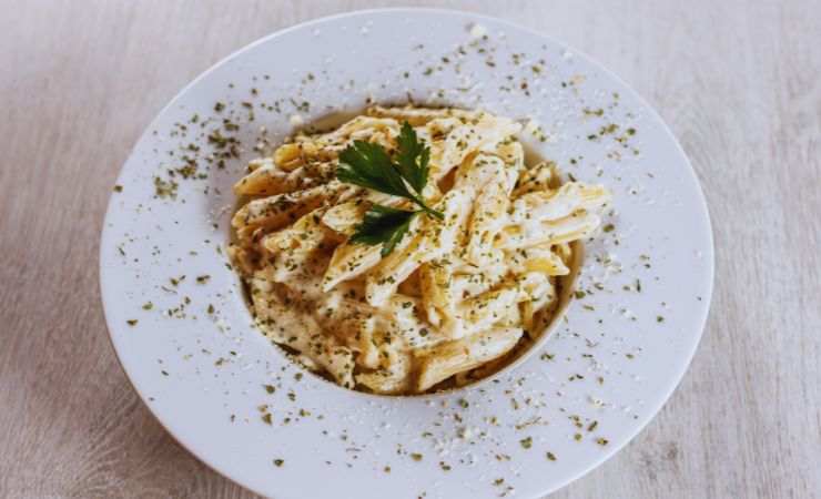un piatto di pasta