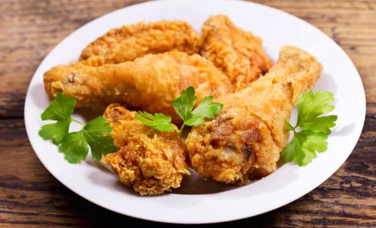 piatto di pollo fritto