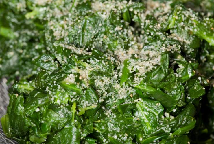 spinaci conditi con formaggio