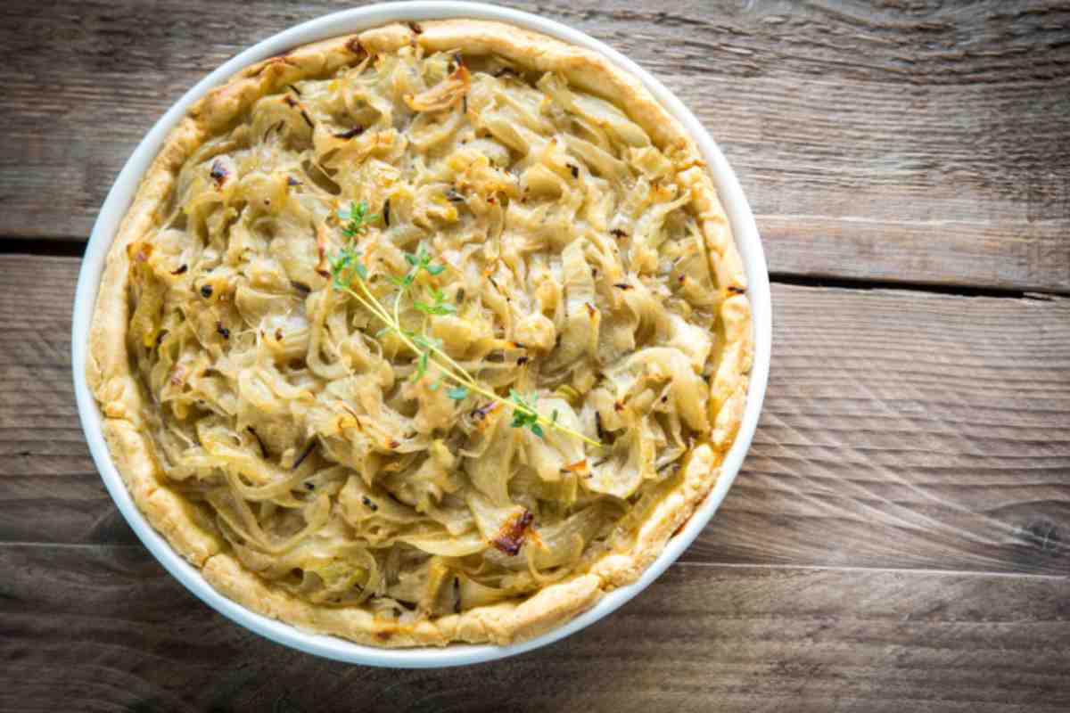 torta rustica con cipolle