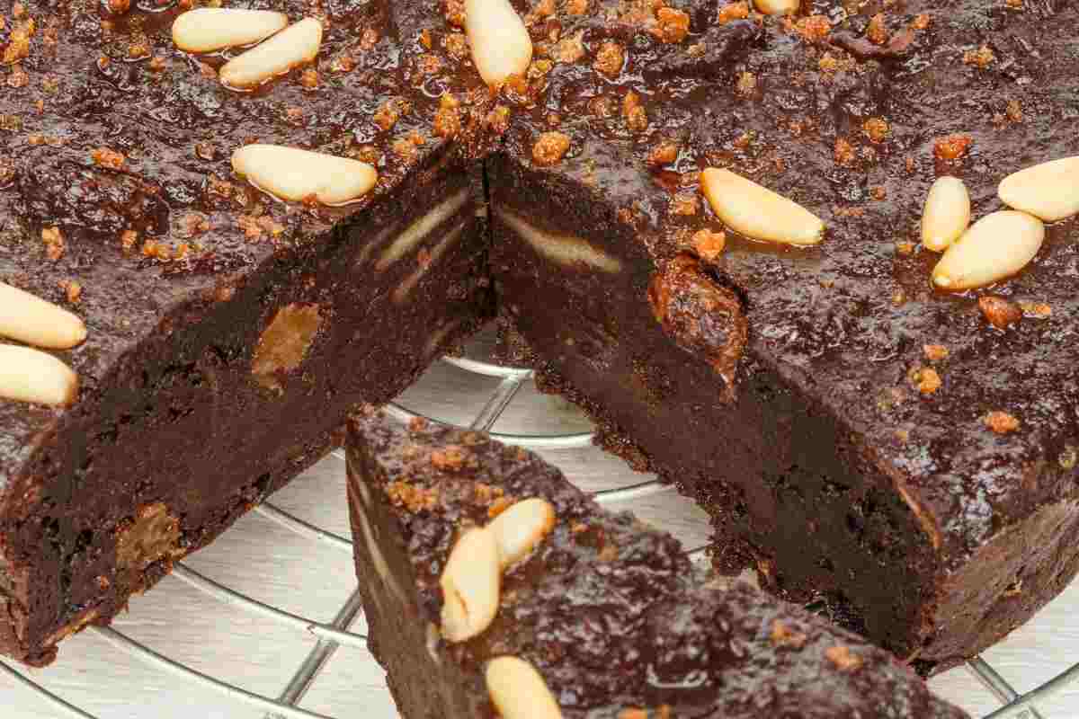 torta cioccolato senza cottura con mandorle