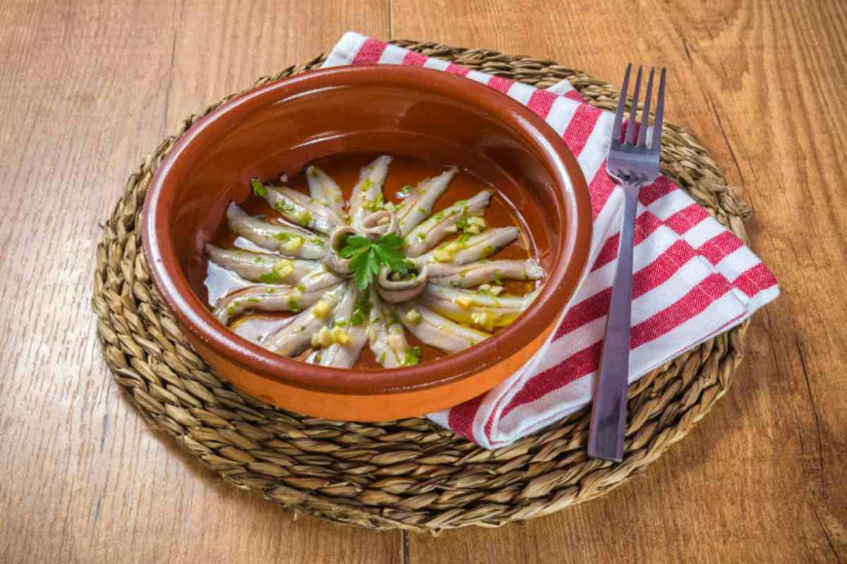 Alici marinate in olio aglio e aceto