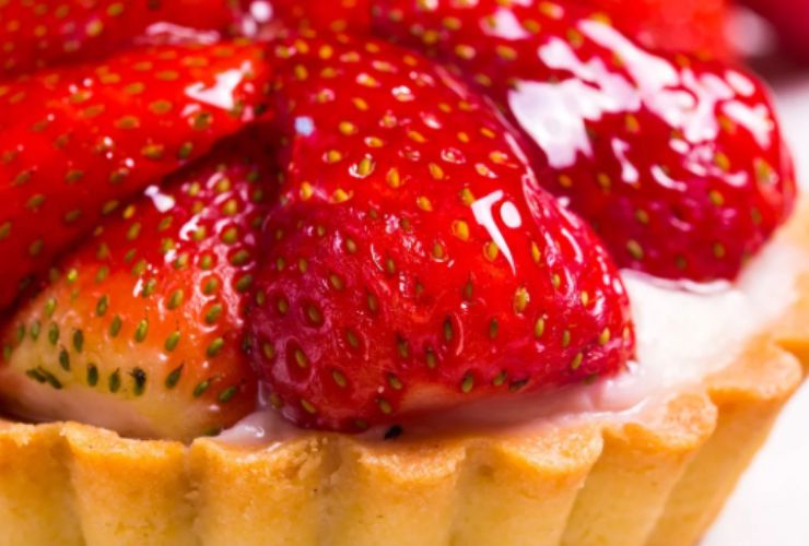 Crostatina alle fragole in primo piano