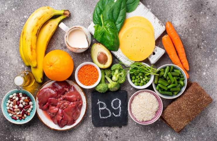 Diversi alimenti contenenti vitamina B9