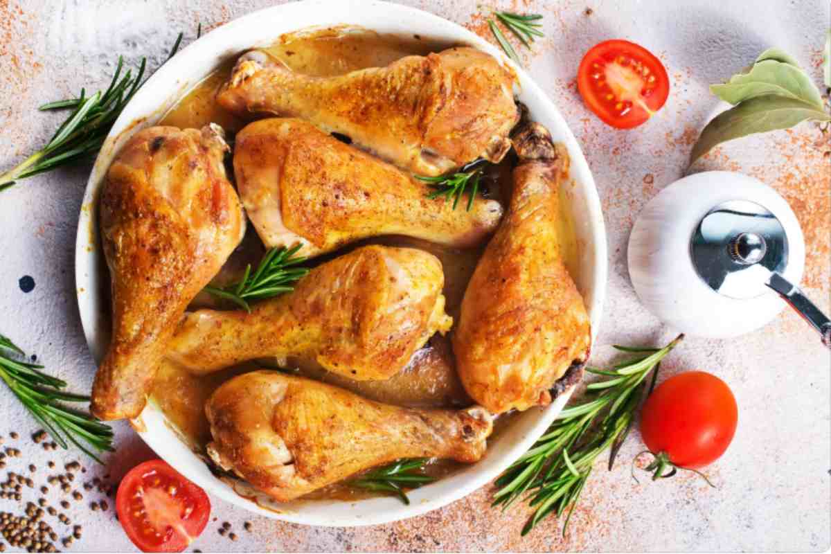 Cosce di pollo con rosmarino e pomodorini