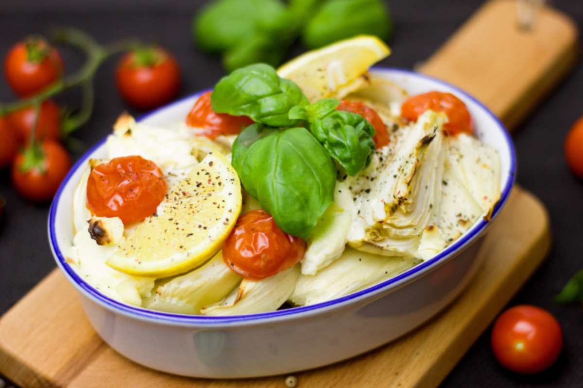 Finocchi con pomodorini basilico e limone