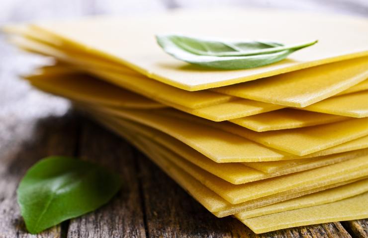 Le sfoglie di pasta per preparare una lasagna