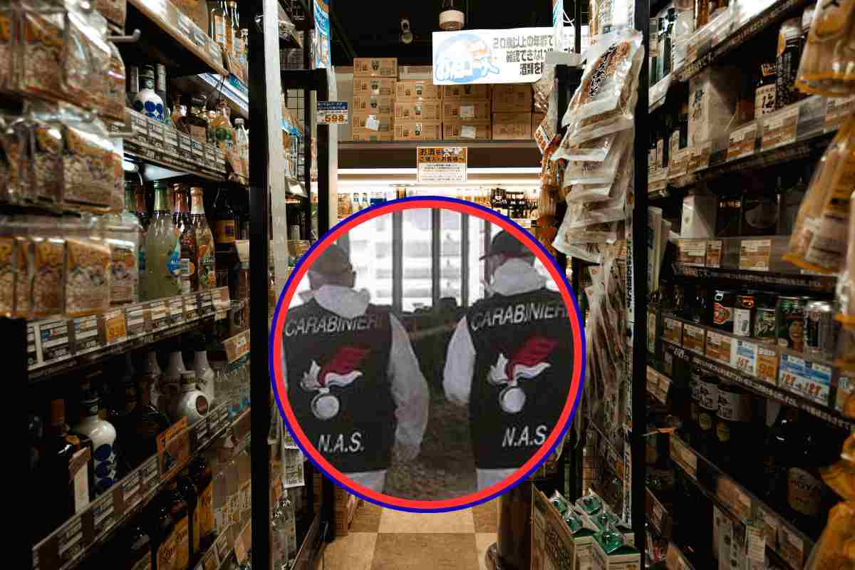 L'interno di un esercizio commerciale e carabinieri NAS in piccolo