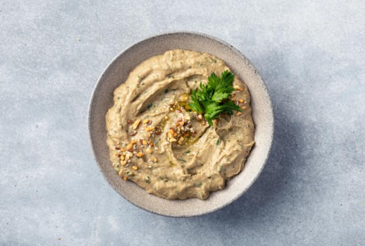 Pesto di melanzane con prezzemolo e mandorle tritate