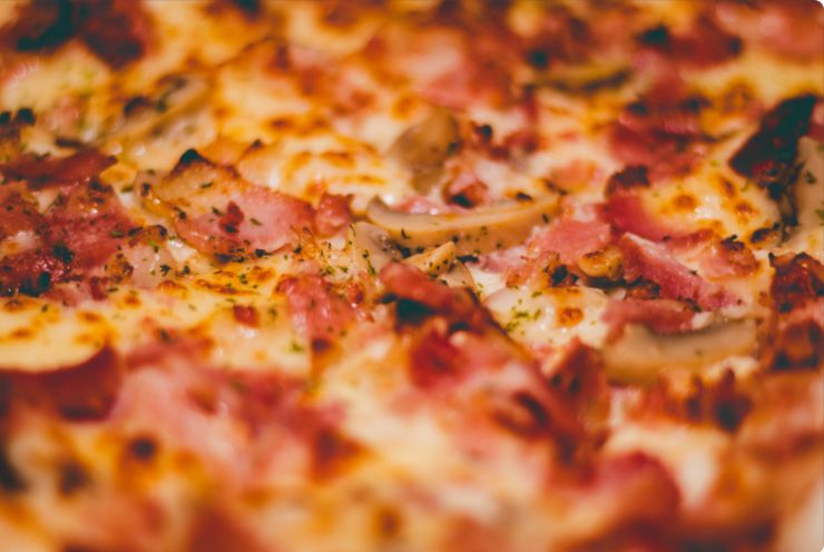 Pizza capricciosa in primo piano