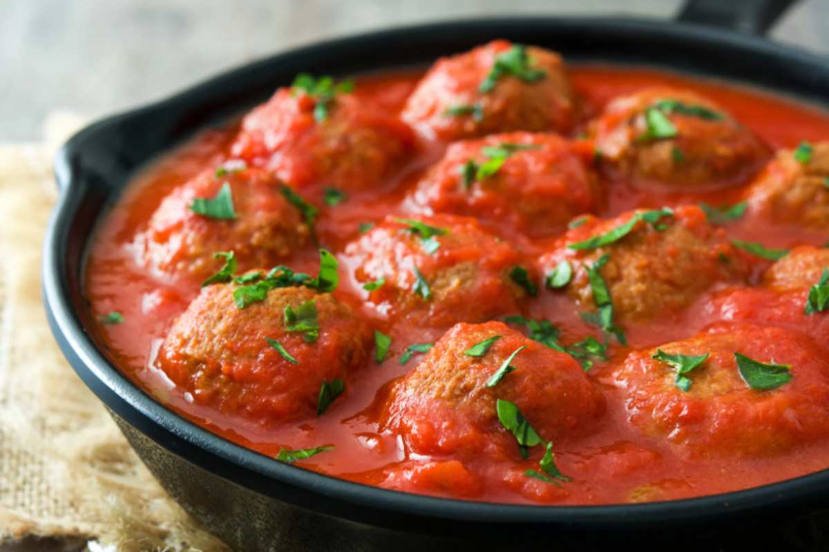 Polpette al sugo con prezzemolo