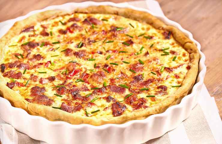 Una torta salata con pollo