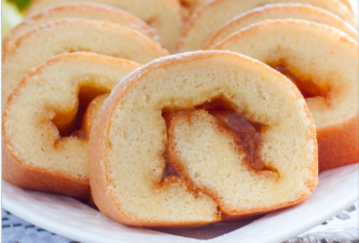 Biscotti farciti con marmellata