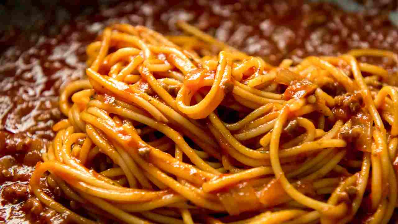 Spaghetti con doppio ragù