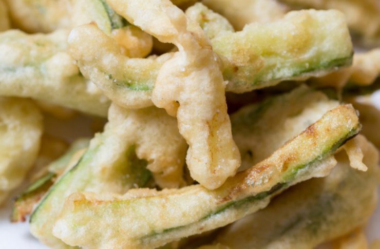Zucchine fritte in primo piano