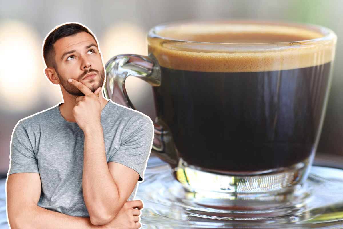 tazzina di caffè e uomo pensieroso