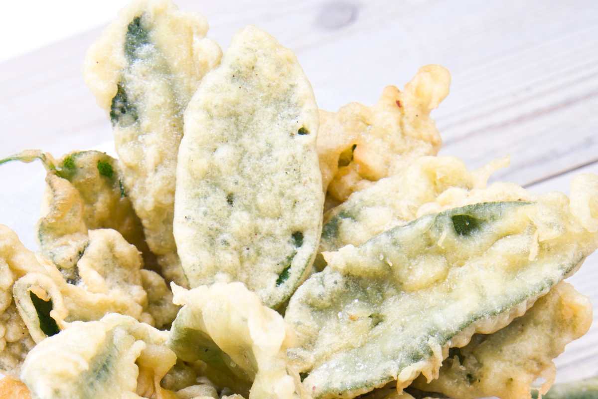 foglie di salvia fritte in pastella
