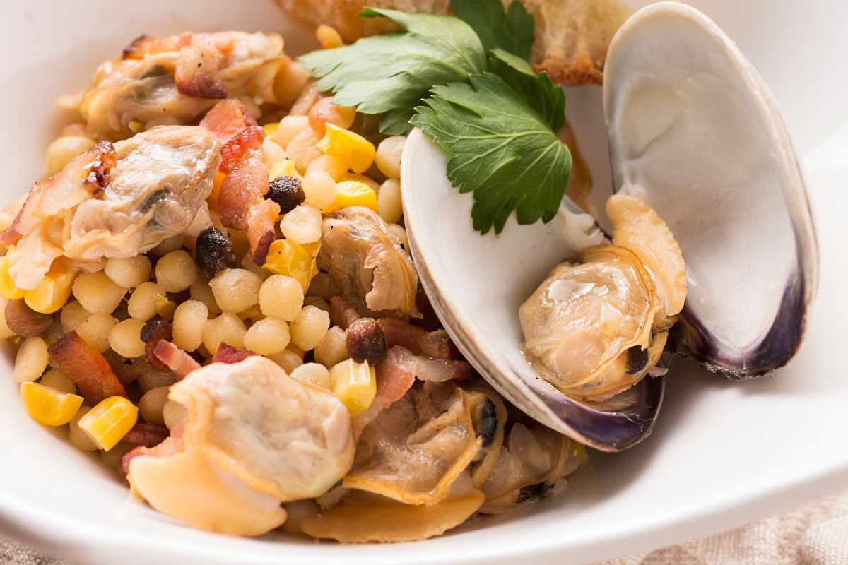 fregola con vongole e frutti di mare