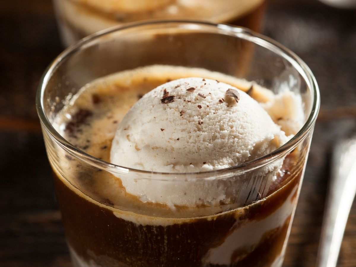 gelato alla vaniglia con il caffè