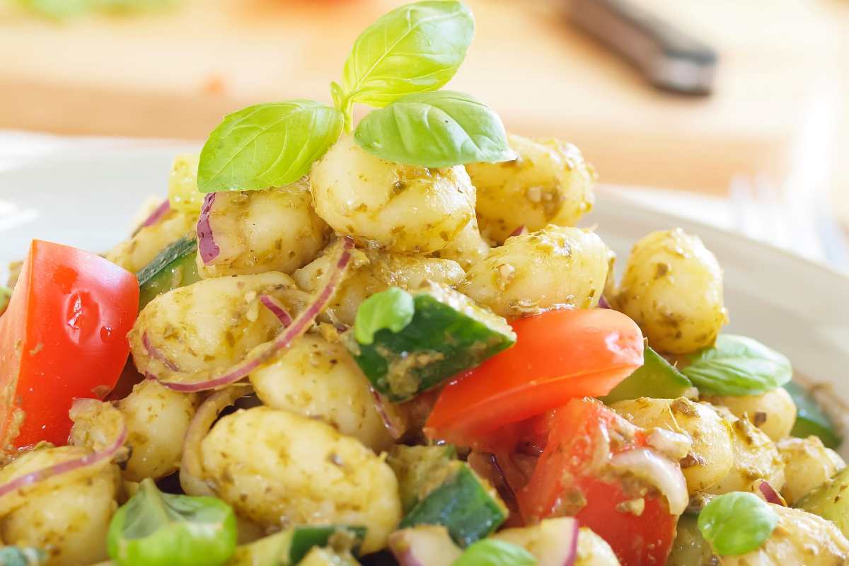 gnocchi pesto zucchine e pomodorini