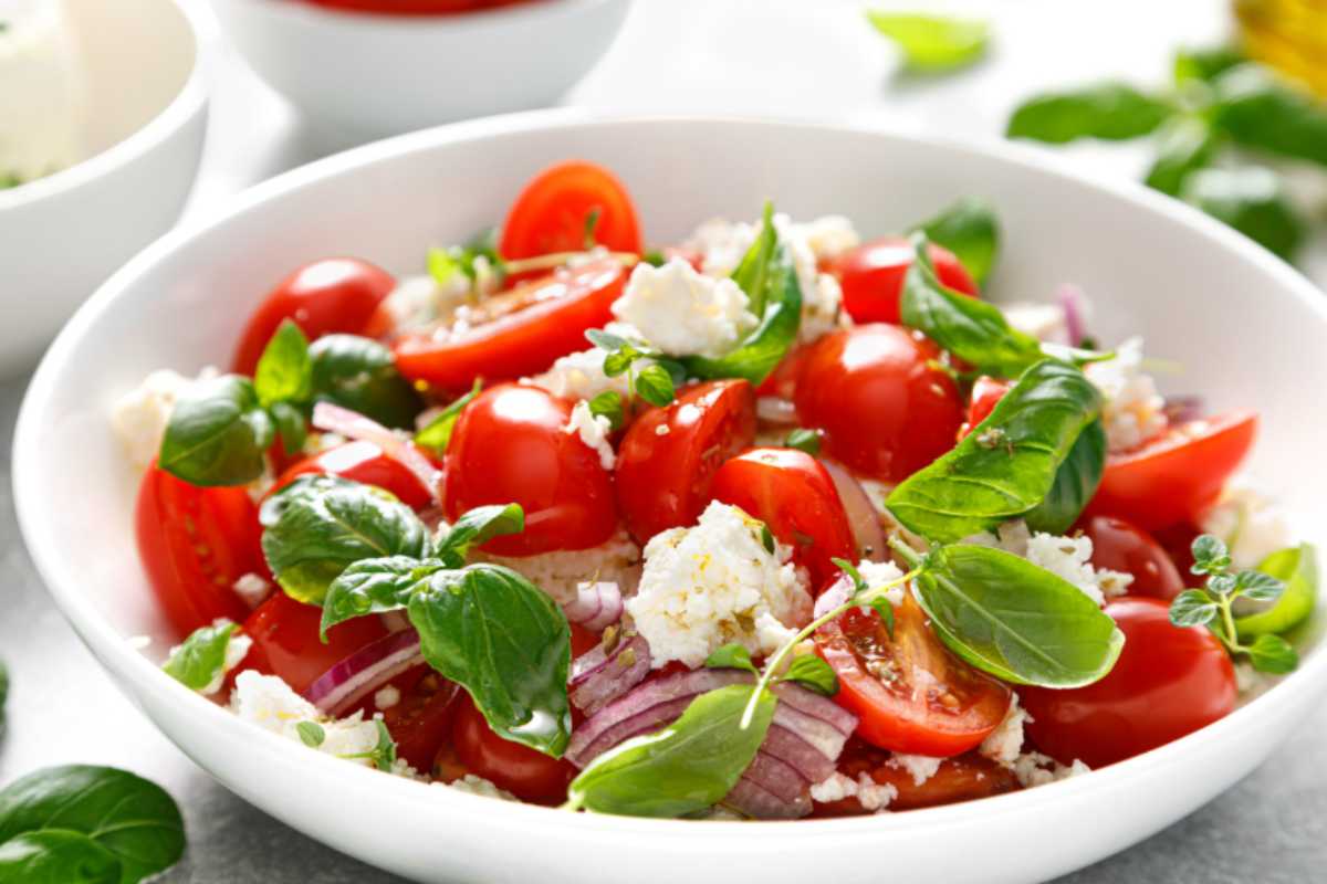 pomodori conditi con ricotta e basilico