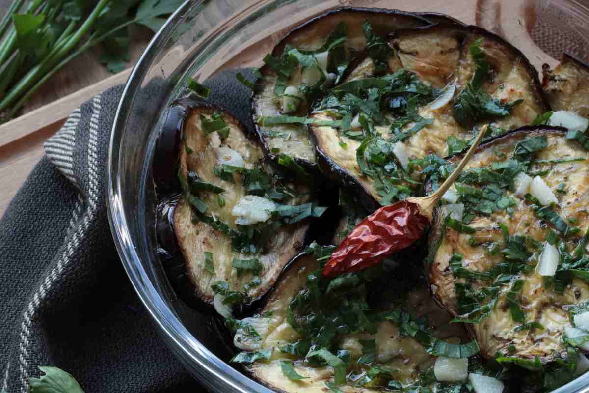 melanzane con prezzemolo e peperoncino
