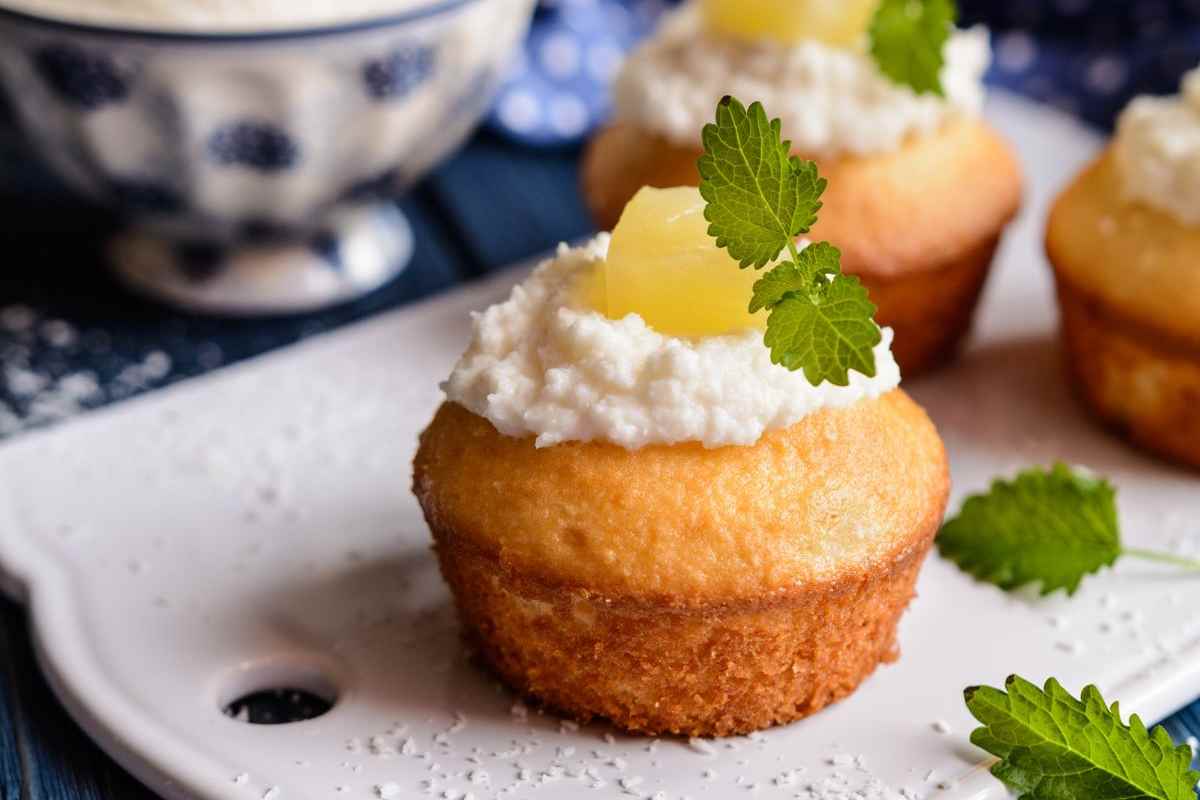 muffin con crema e ananas