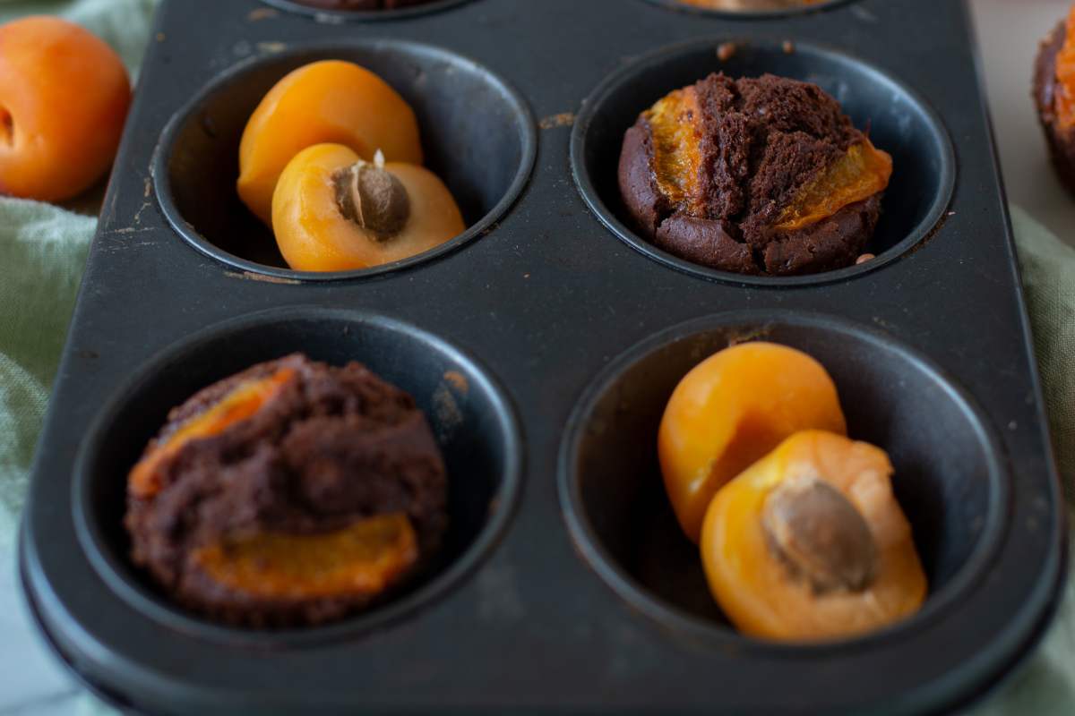 teglia di muffin cioccolato e albicocca