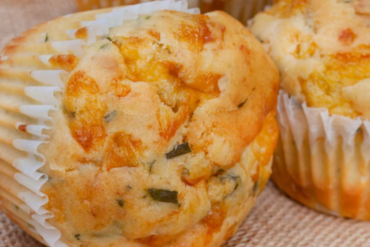 muffin salato capovolto in primo piano