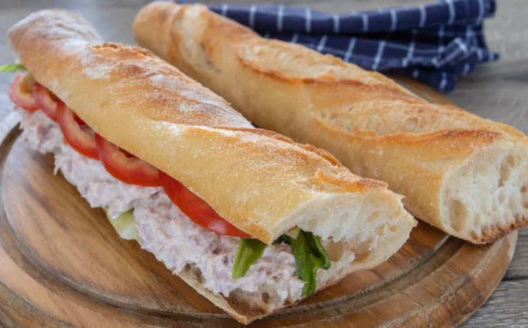 panini con tonno e pomodori 