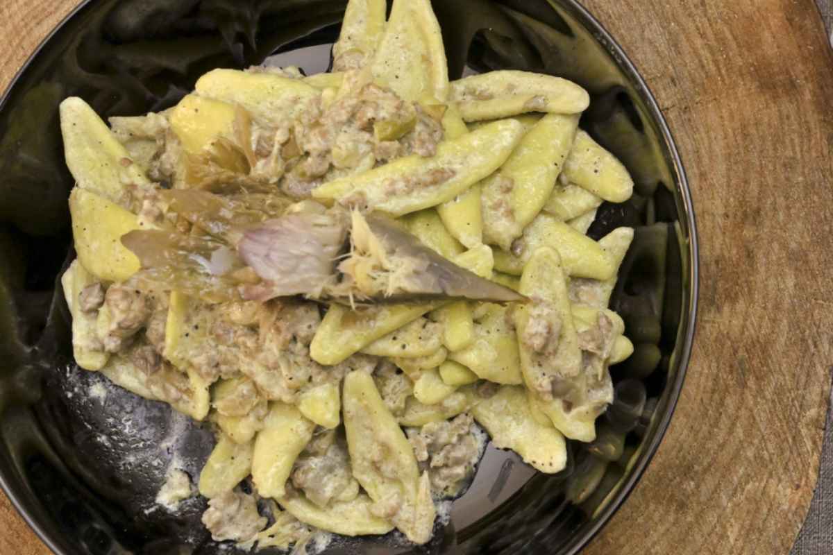 pasta con carciofi e salsicce
