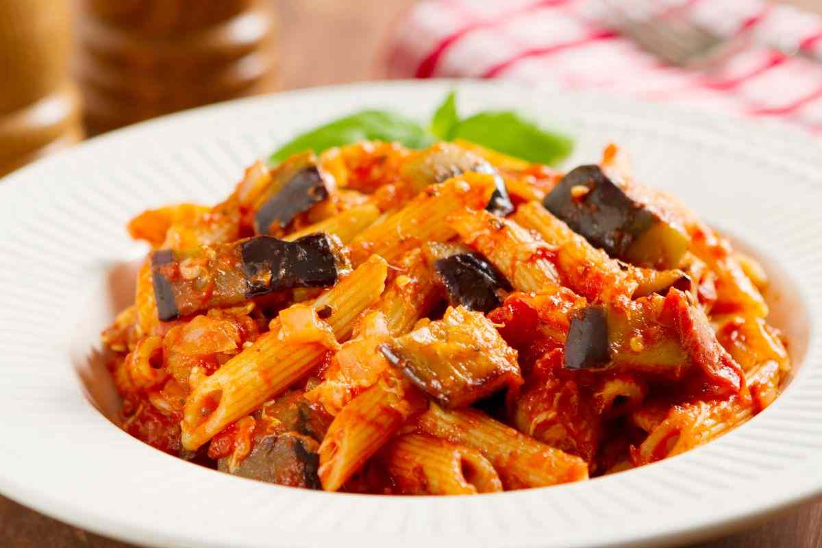 penne con melanzane e pomodoro