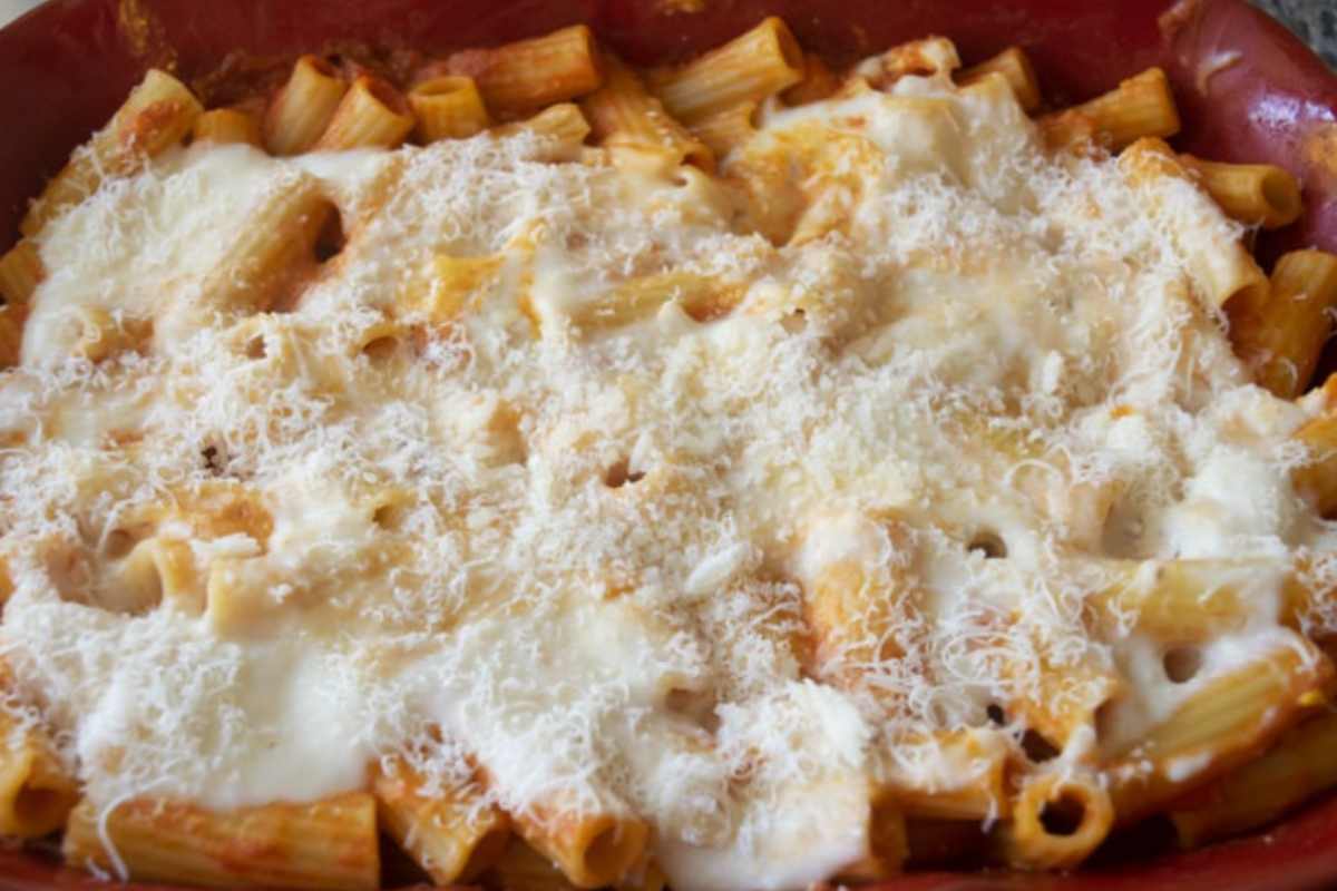 teglia con pasta pasticciata