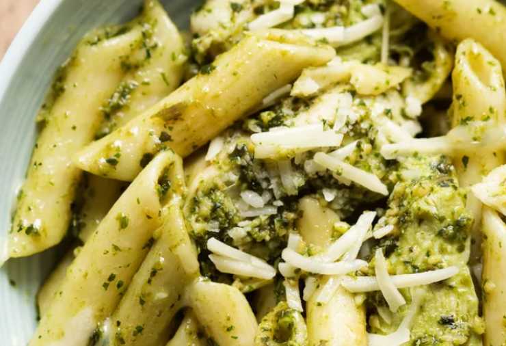 penne con pesto cremoso tonno e formaggio