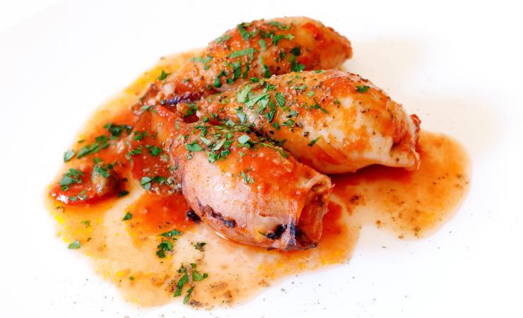 calamari ripieni con pomodoro