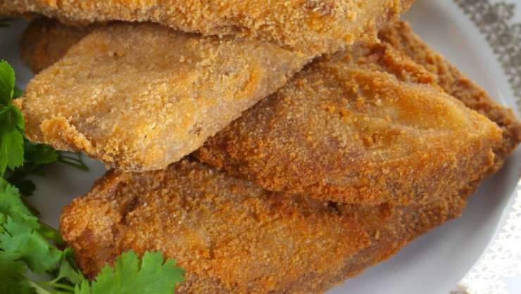 cotolette di ceci panate in un piatto