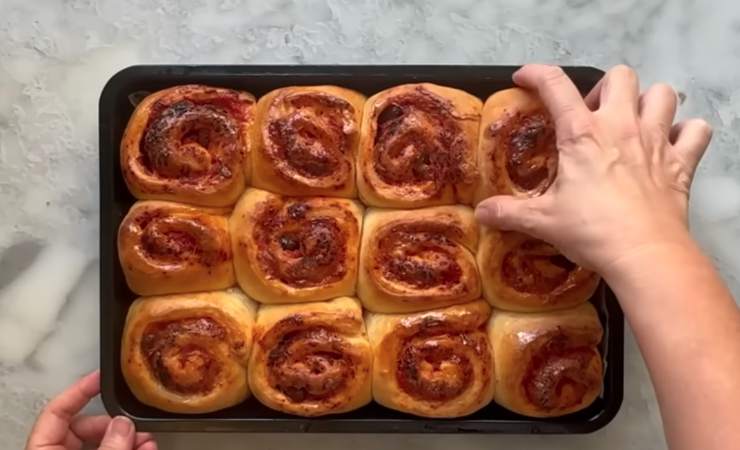 teglia di girelle di pizza