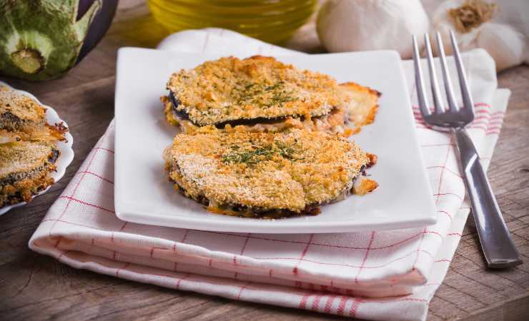 piatto di melanzane ripiene fritte