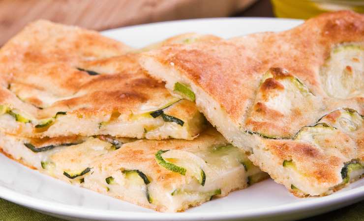 fette di schiacciata di zucchine