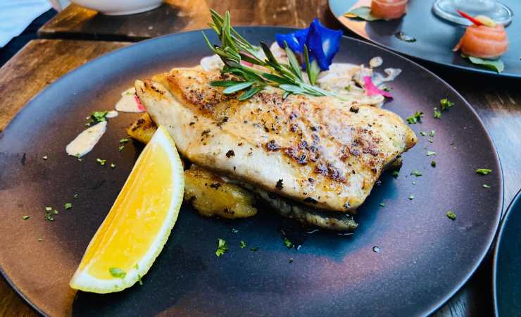 piatto di spigola al forno