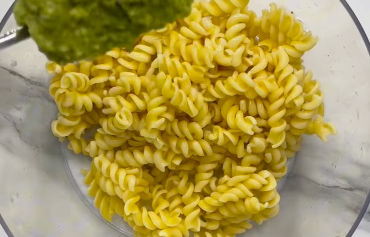 pasta cotta con condimento
