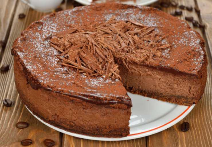 torta al cioccolato su un piatto