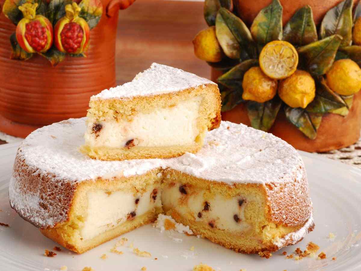 torta con ripieno di ricotta e gocce di cioccolato
